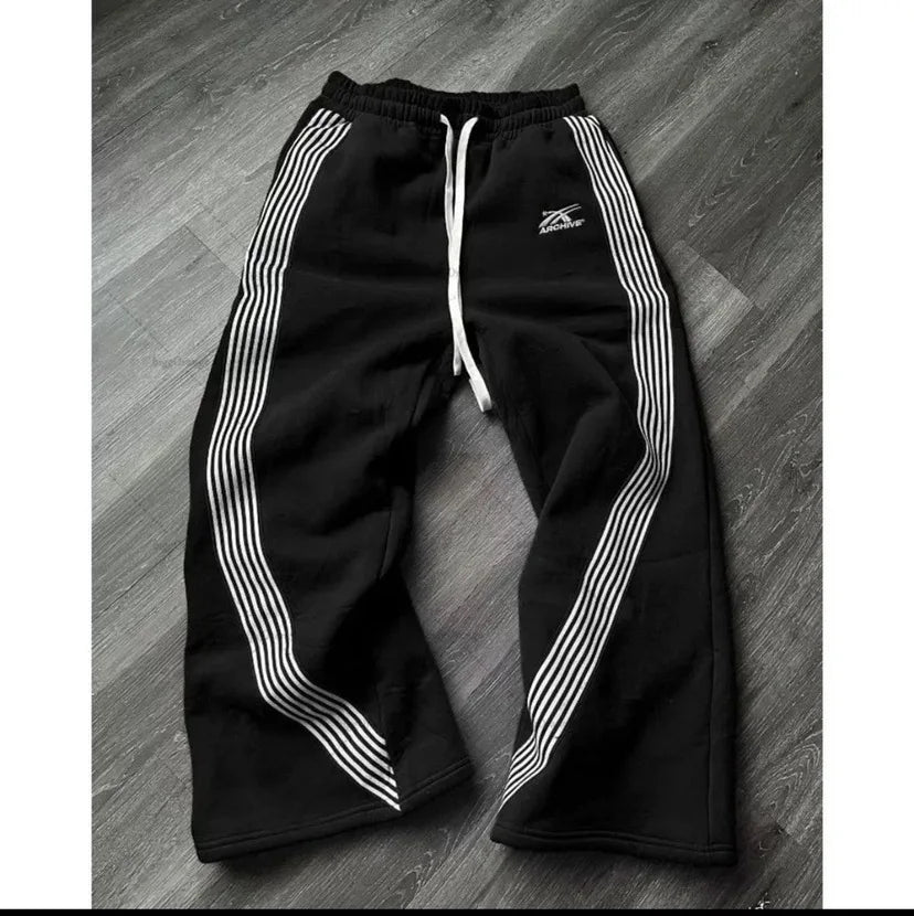 Embroidered Fleece-Lined Streetwear Joggers