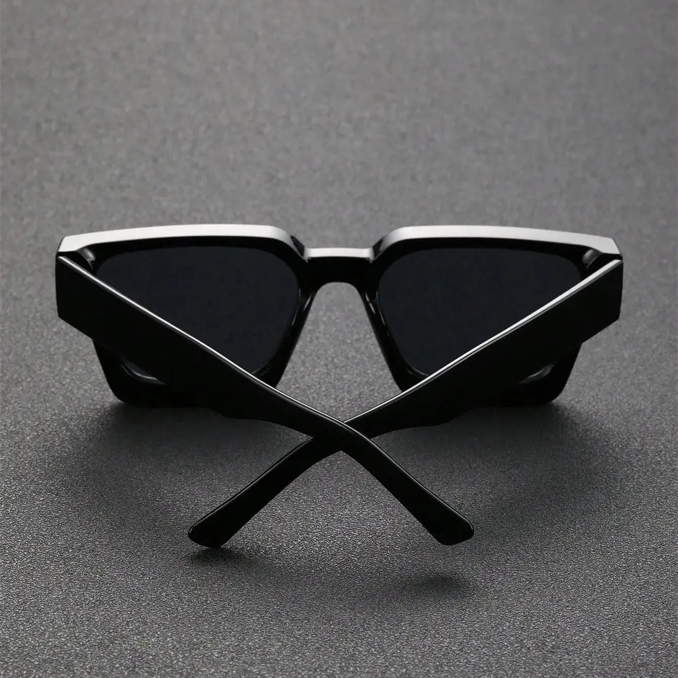 Retro Black Luxury Sunglasses Men